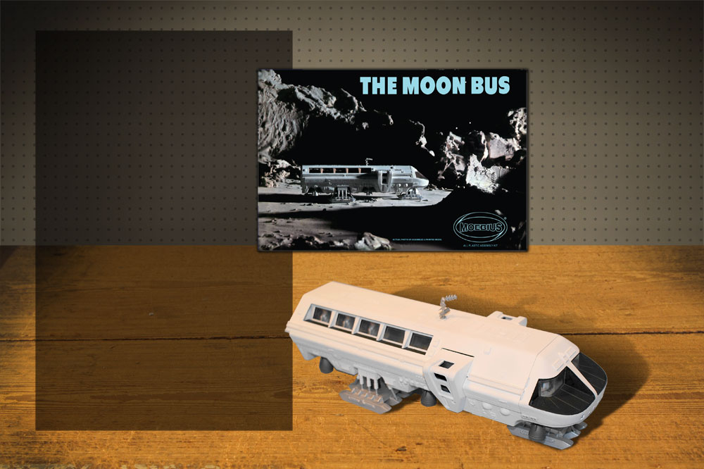 2001 Moon Bus 