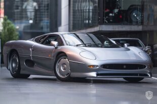 Jaguar XJ220