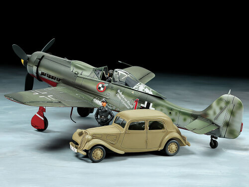 Focke-Wulf Fw190 D-9 JV44 & Citroen Traction 11CV Staff Car Set