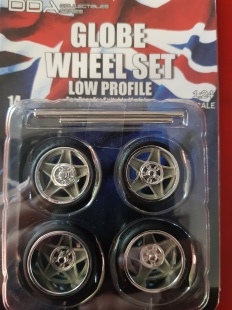 Globe Low Profile Wheels w/Tyres & Axles