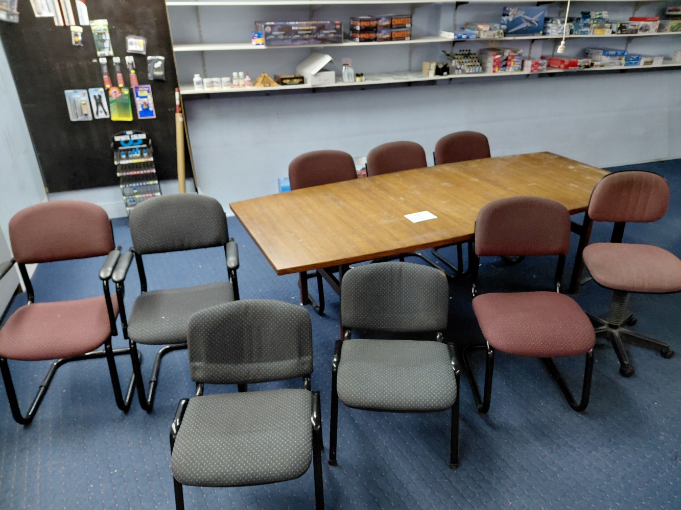Free !! Table & Chairs