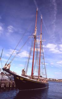BLUENOSE II Wooden Ship Kit
