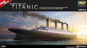 RMS TITANIC - Plastic Model Kit
